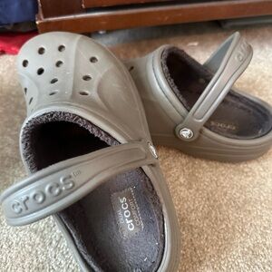 Men’s 10 Insulated Crocs….